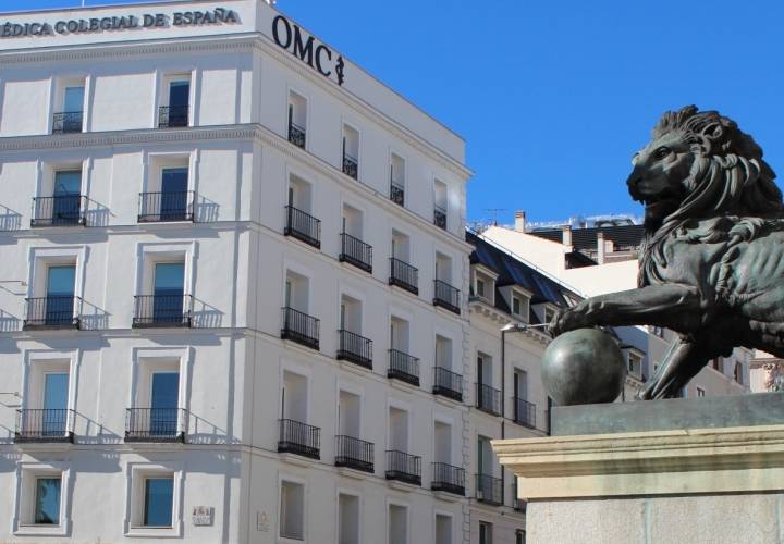 El CGCOM y el Colegio Médico de Ourense advierten que el certificado médico de Correos no puede considerarse oficial