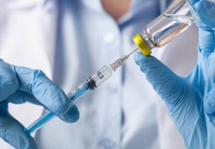 La vacunación antigripal debe extenderse y anticiparse para mitigar los efectos de la COVID-19