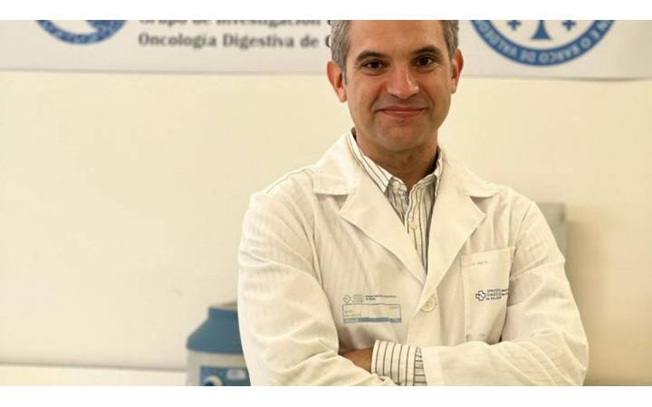 El Dr. Noel Pin Vieito, especialista en aparato digestivo CHUO, ha sido premiado por La Fundación Mutual Médica